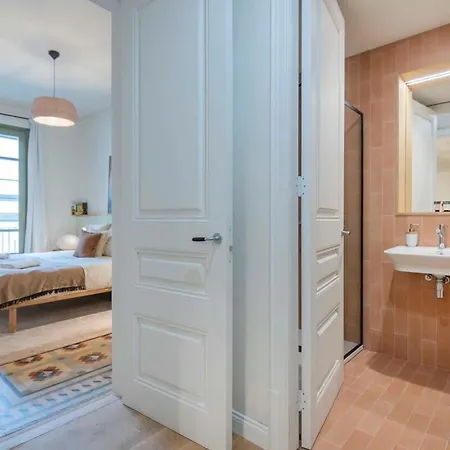 Exclusive Paseo De Gracia 5bd 5bth With Terrace *